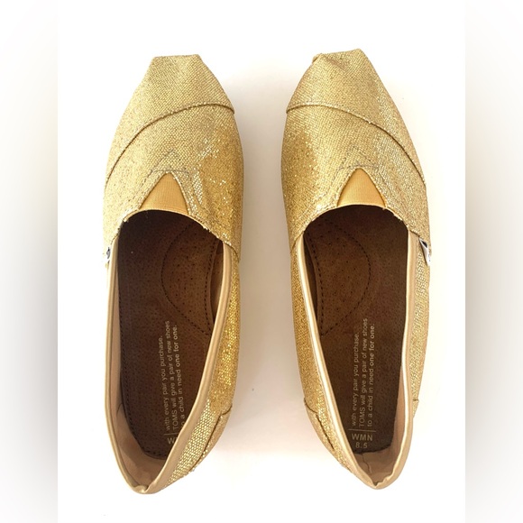 Tom’s Alpargata slip on flat in size 8.5. Never worn, pristine condition. - Picture 2 of 10